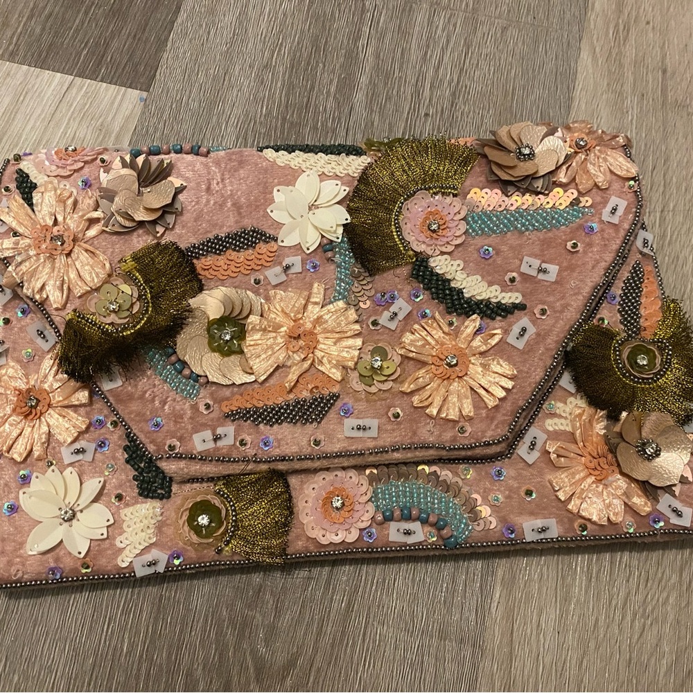 Lulu's Pink and Gold Floral Embellished Clutch